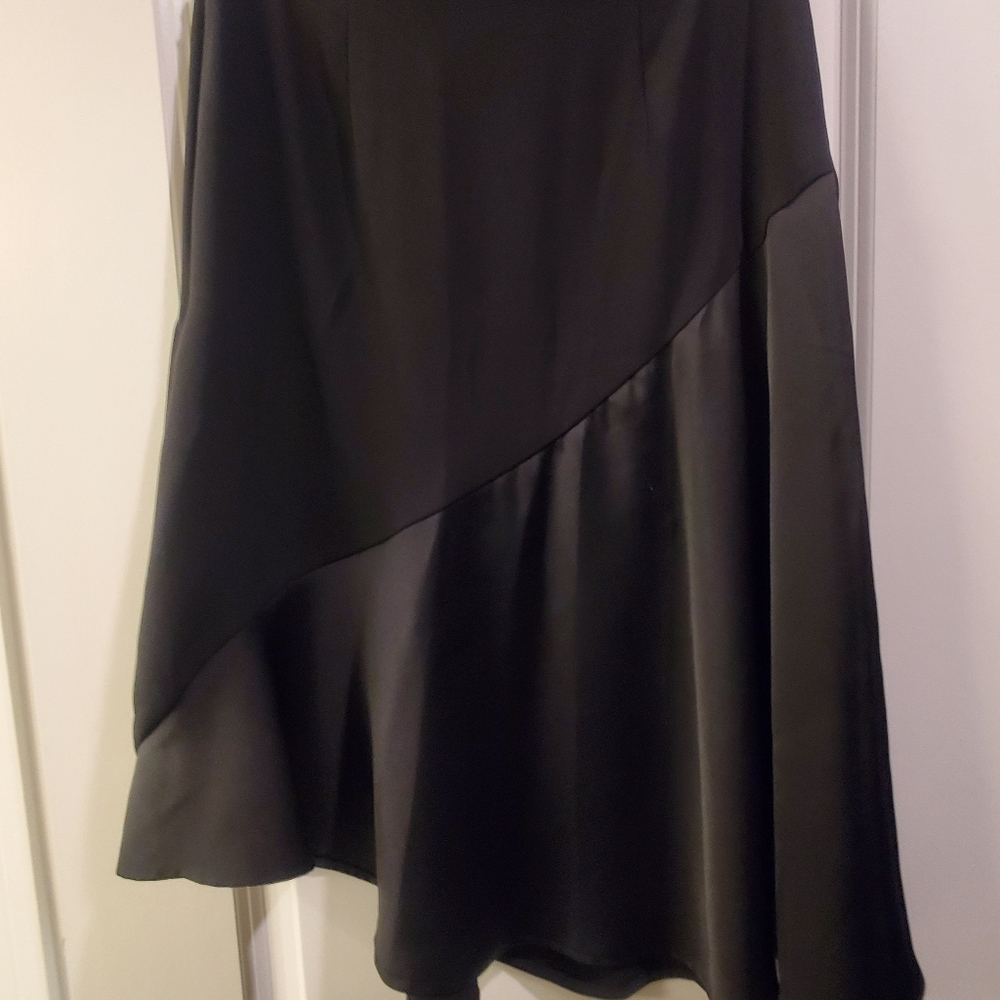 Skirt - Picture 4 of 5